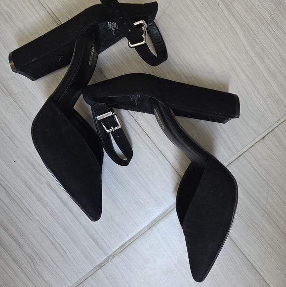 Express Black Women's Shoes - Picture 2 of 6